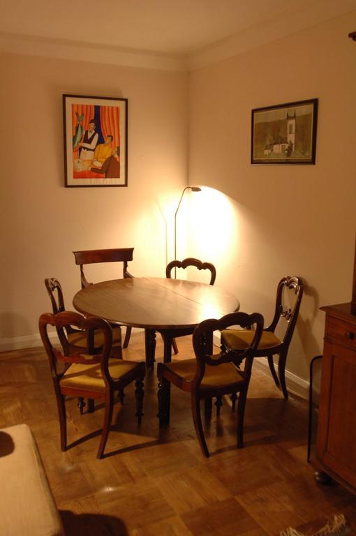 Butlers Quarters Apartment Cairndow 部屋 写真